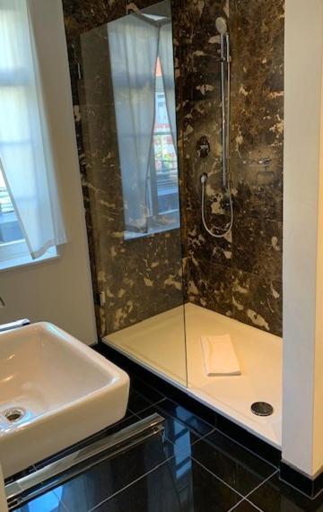Weinhotel Eltvinum Eltville am Rhein Екстер'єр фото