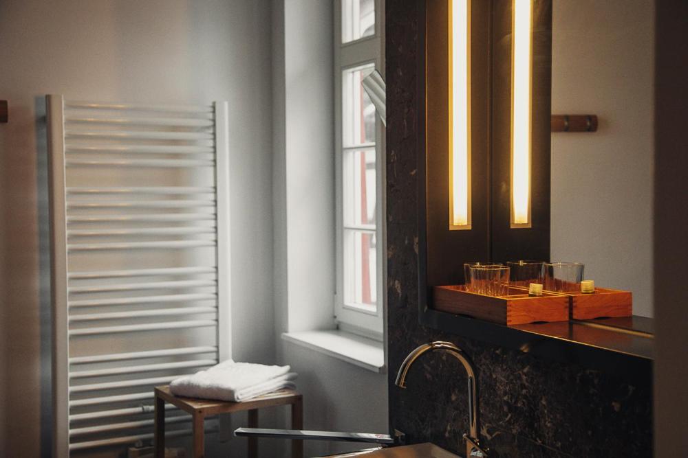 Weinhotel Eltvinum Eltville am Rhein Екстер'єр фото