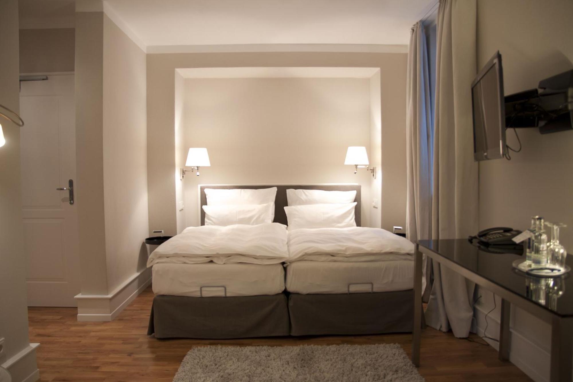 Weinhotel Eltvinum Eltville am Rhein Екстер'єр фото