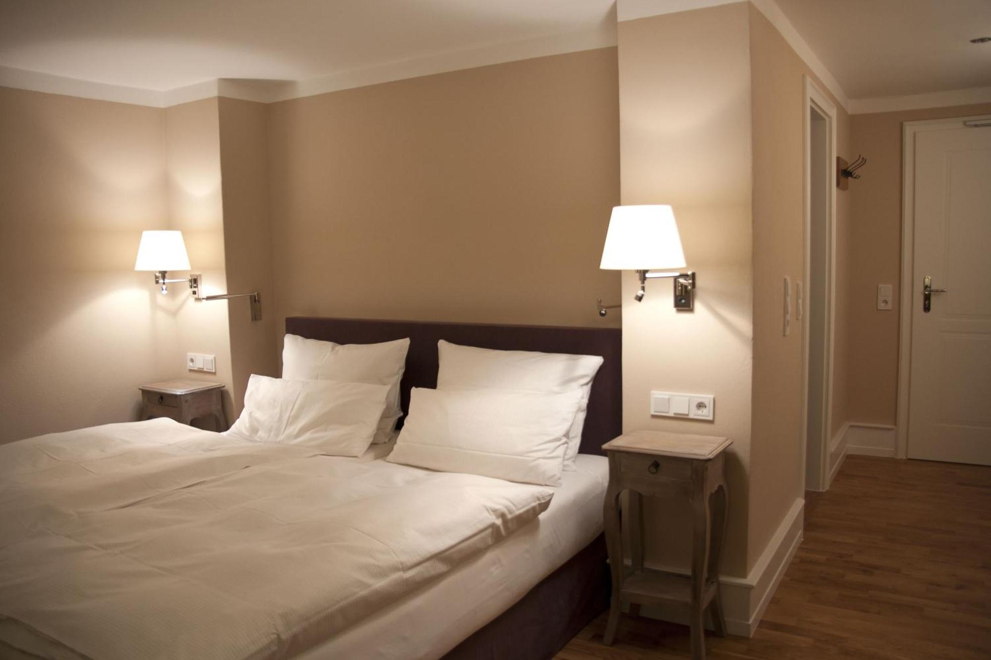 Weinhotel Eltvinum Eltville am Rhein Екстер'єр фото